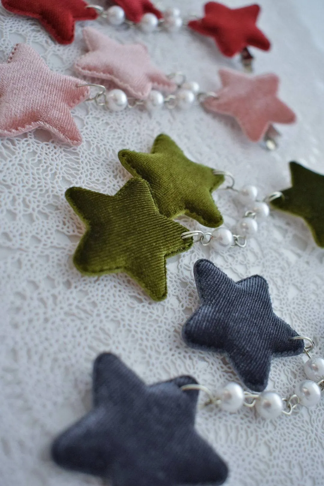 2-Way Velvet Star Clips (5 Colors)