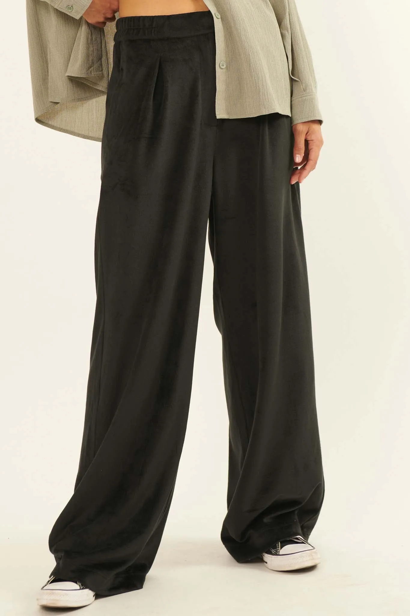 Big Deal Pleated Wide-Leg Velvet Pants